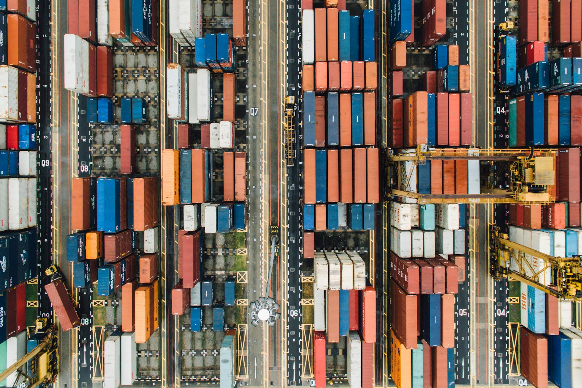 https://mail4.horasis.org/wp-content/uploads/2025/07/chuttersnap-Q4bmoSPJM18-unsplash.jpg